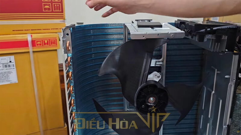 Dàn nóng điều hòa Panasonic RU9AKH-8